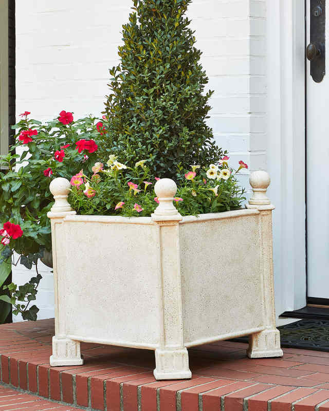 Neoclassical 22" Outdoor Planter